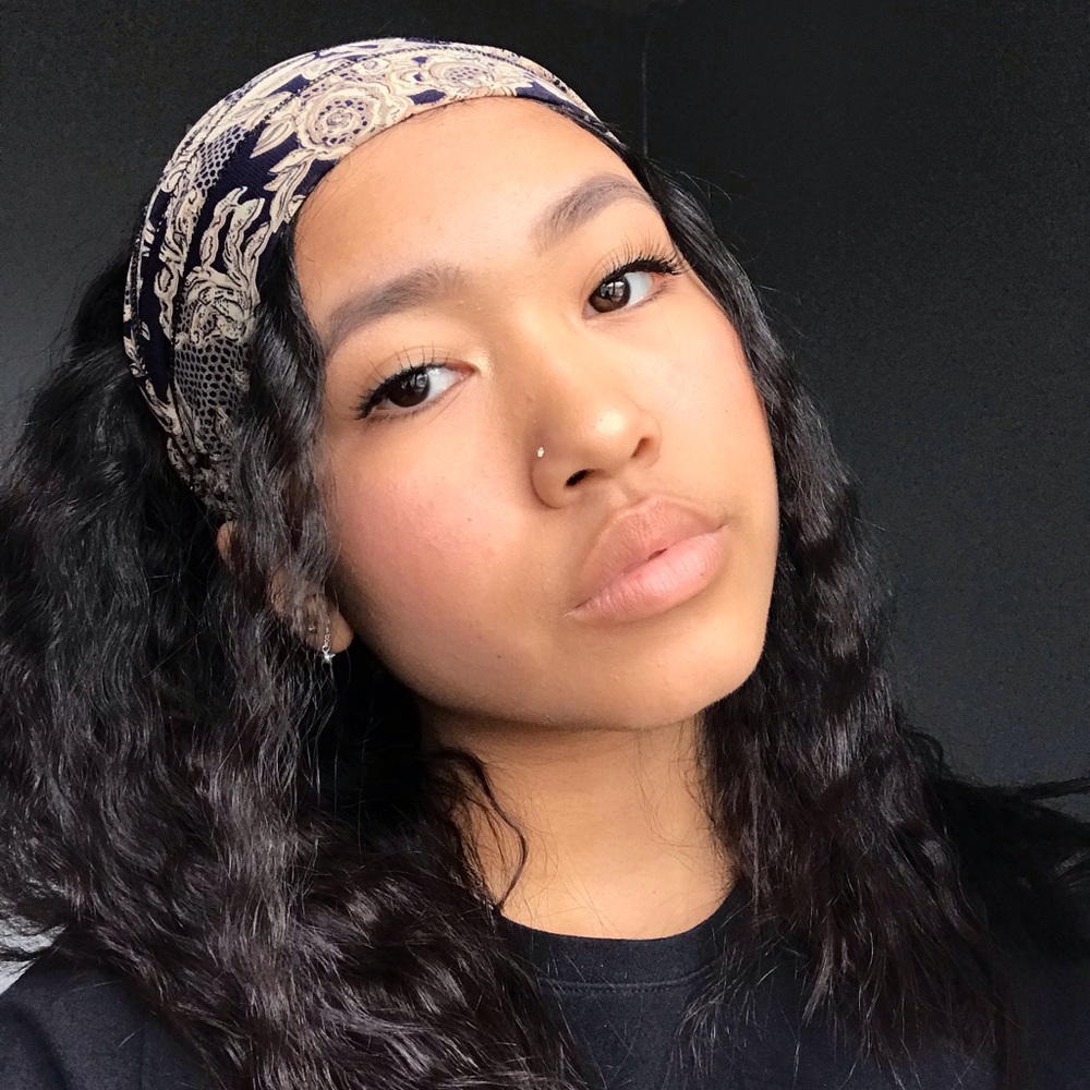 Meet your Posher, Leila